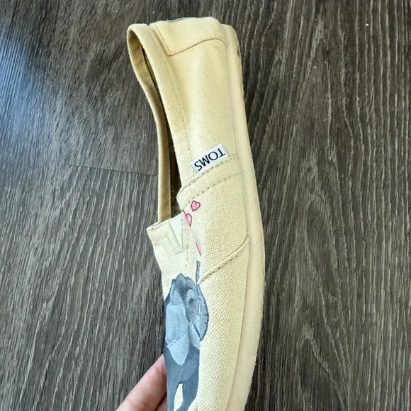 TOMS Custom painted shoes - Picture 7 of 9